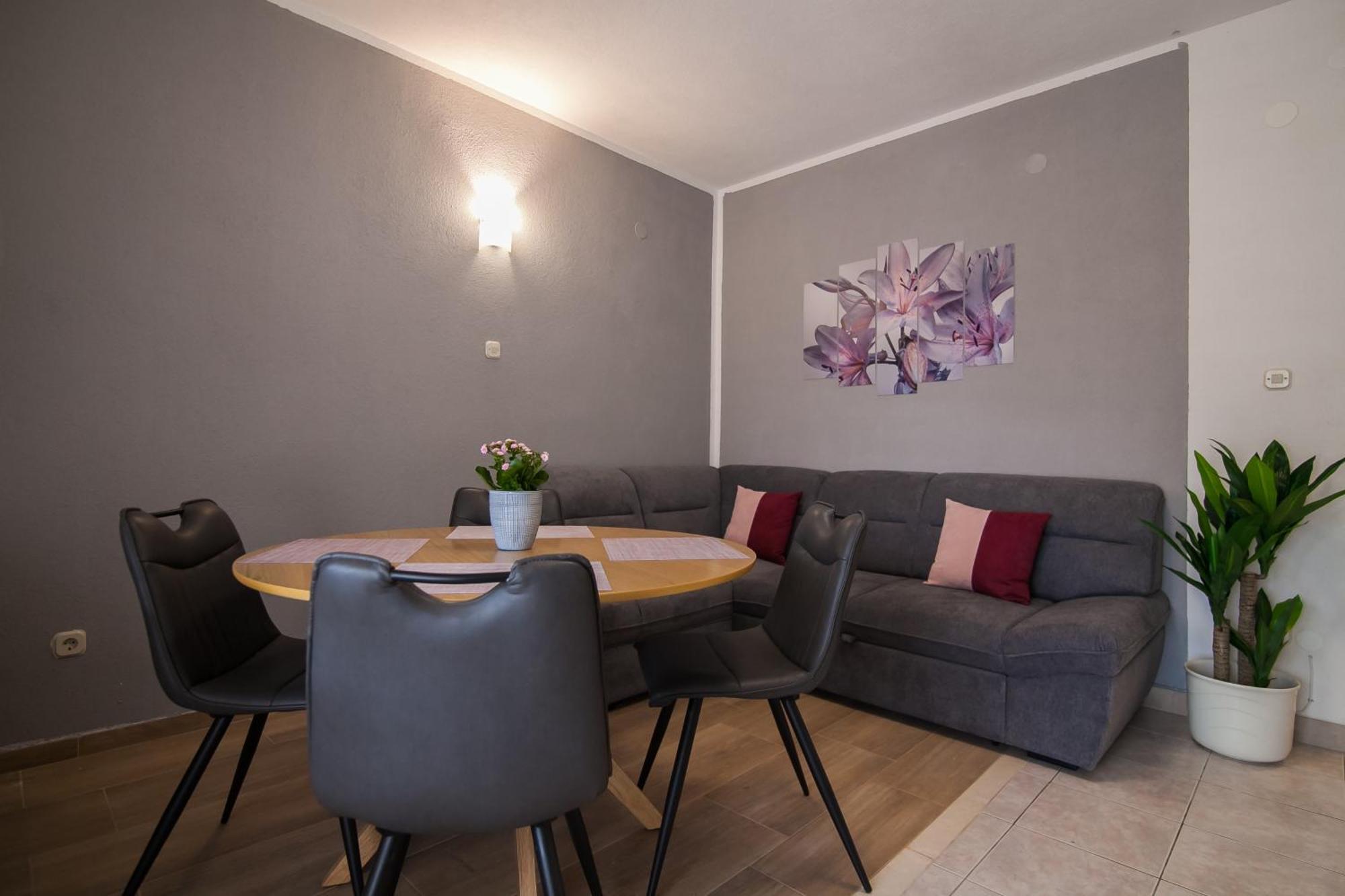Apartments Paula Bol Luaran gambar
